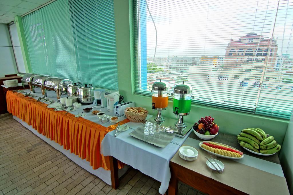 Hotel A1 Mandalay Bagian luar foto