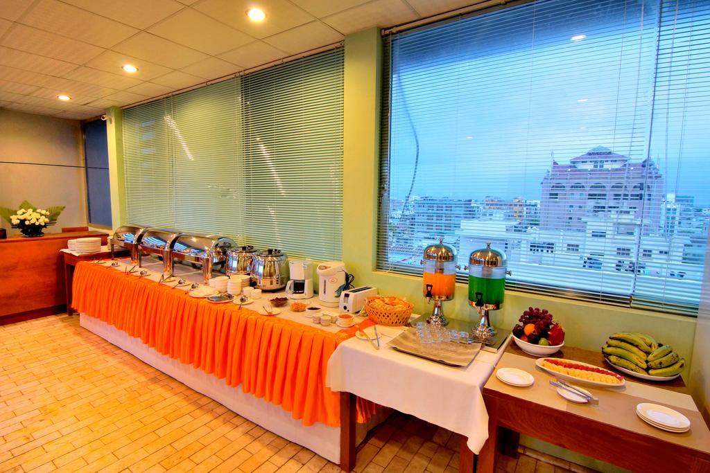 Hotel A1 Mandalay Bagian luar foto