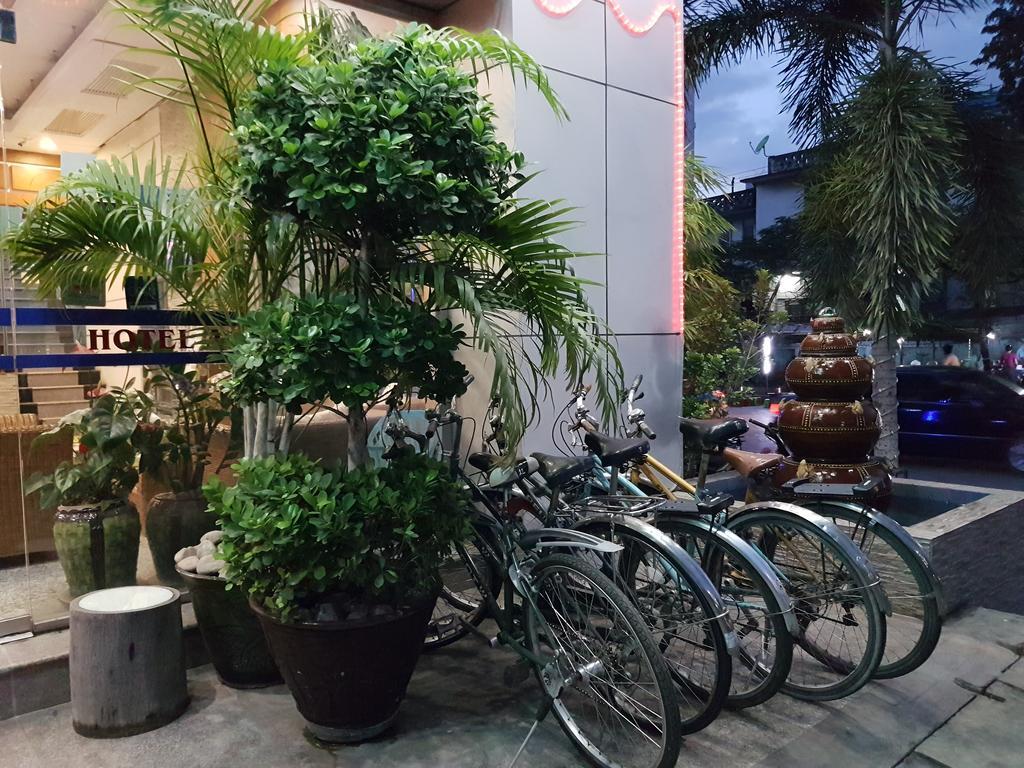 Hotel A1 Mandalay Bagian luar foto