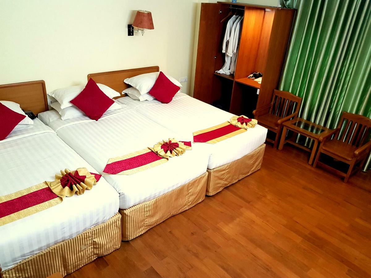 Hotel A1 Mandalay Bagian luar foto
