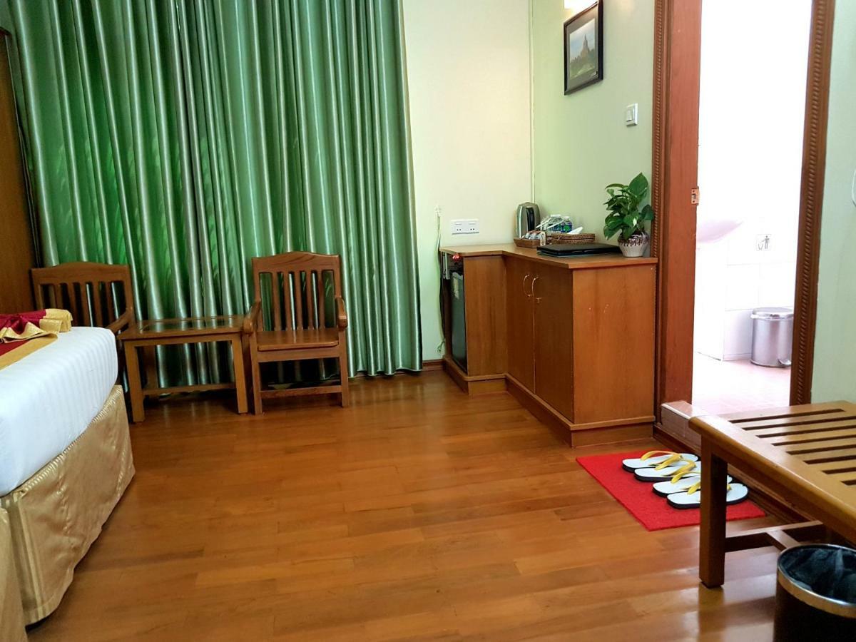 Hotel A1 Mandalay Bagian luar foto